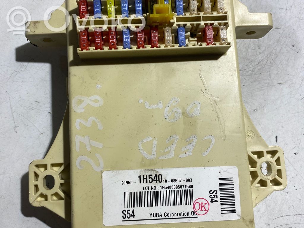 KIA Ceed Ramka / Moduł bezpieczników 