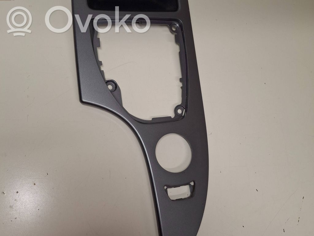 BMW 5 E60 E61 Vaihteenvalitsimen kehys verhoilu muovia 