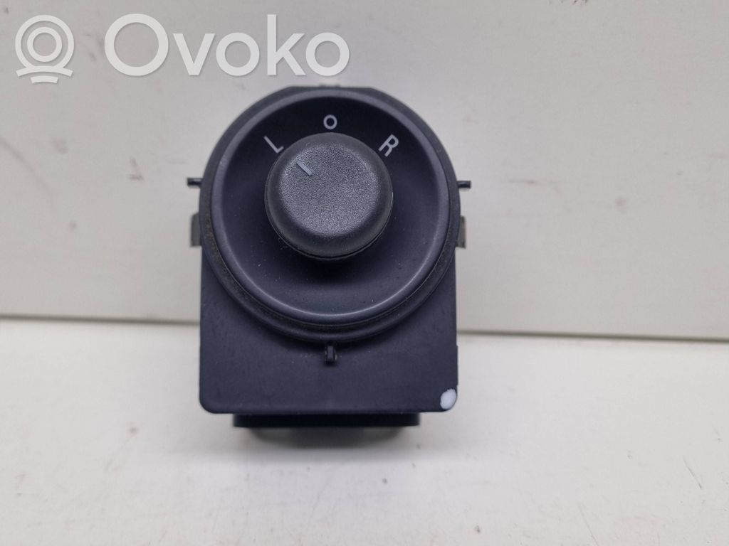 Opel Insignia A Sivupeilin kytkin 