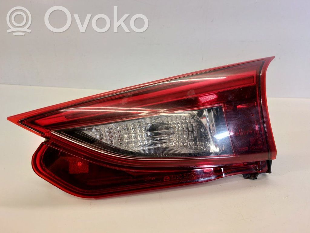 Mazda 3 II Aizmugurējais lukturis pārsegā 