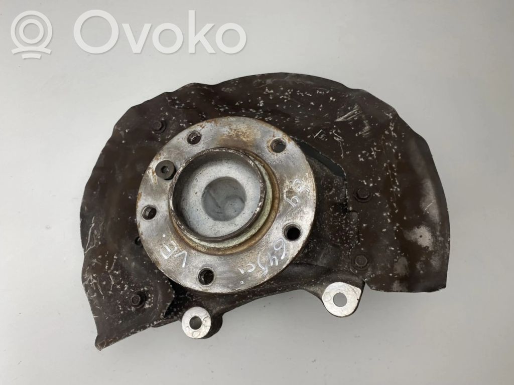 BMW 6 E63 E64 Front wheel hub spindle knuckle 