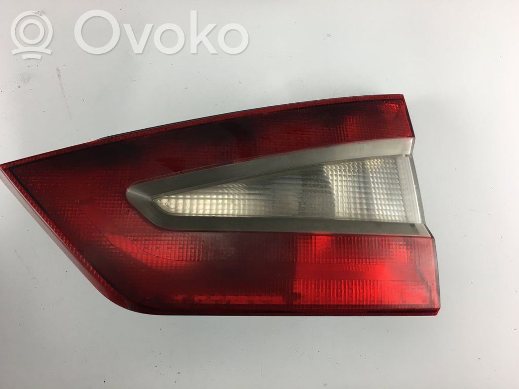 Ford Galaxy Aizmugurējais lukturis pārsegā 