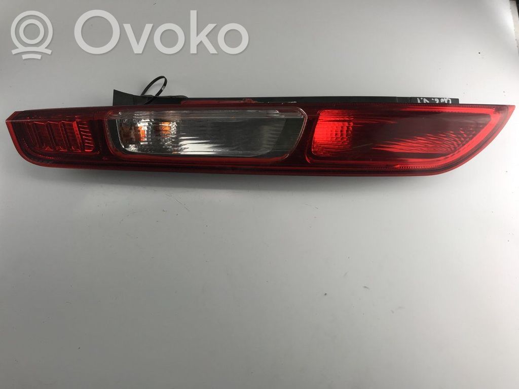 Ford Focus Aizmugurējais lukturis virsbūvē 