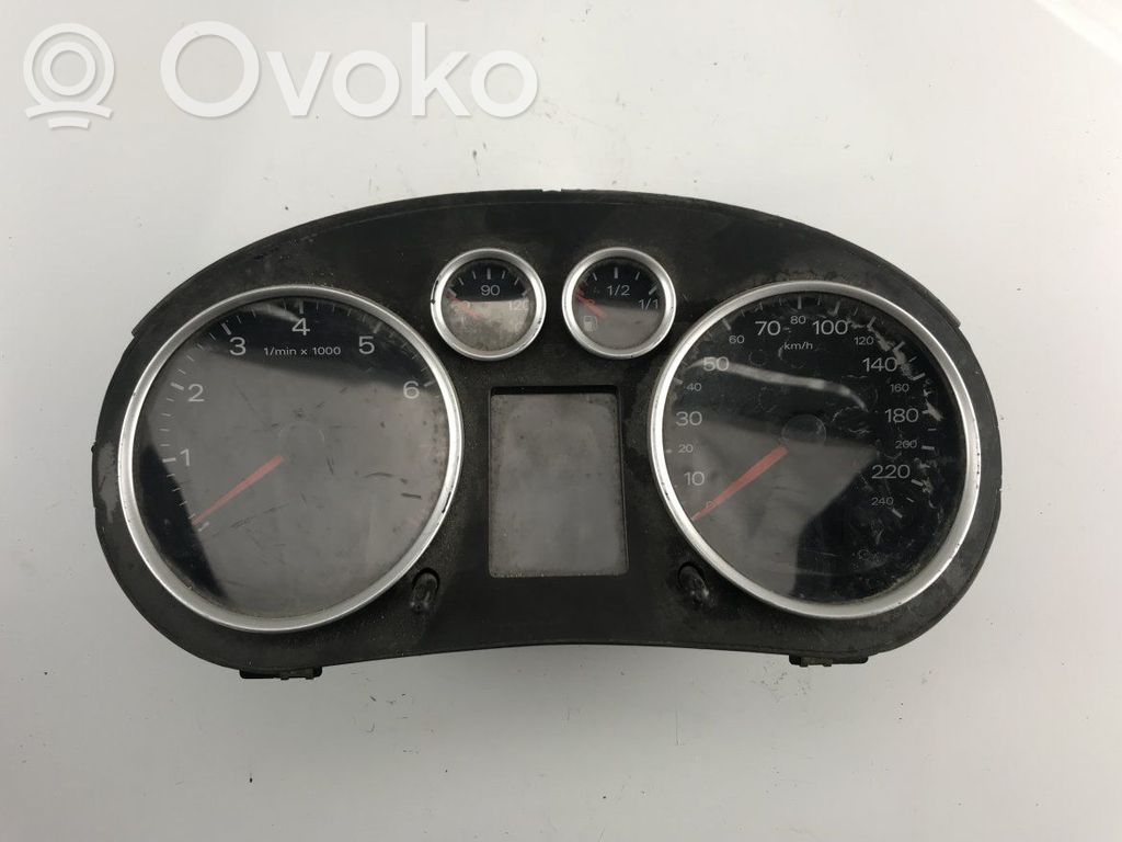 Audi A2 Speedometer (instrument cluster) 