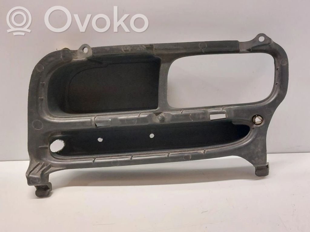 Toyota Avensis T250 Kratka dolna zderzaka przedniego 