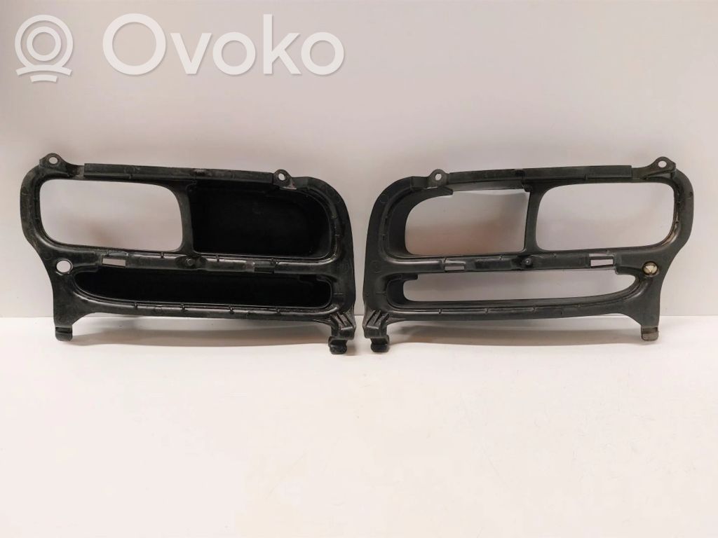 Toyota Avensis T250 Kratka dolna zderzaka przedniego 