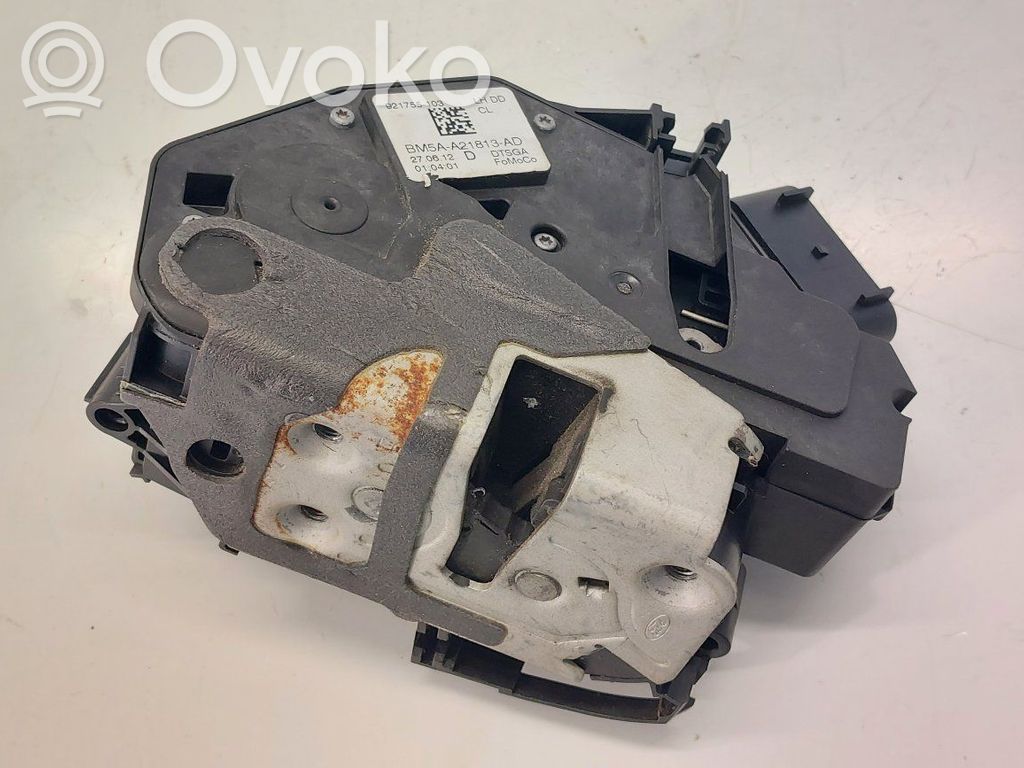 Ford Focus Priekšpusē slēdzene 
