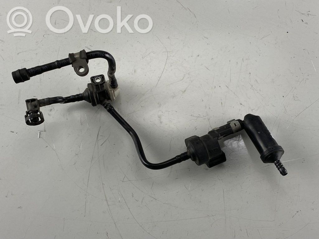 Audi A4 S4 B7 8E 8H Válvula de vacío 