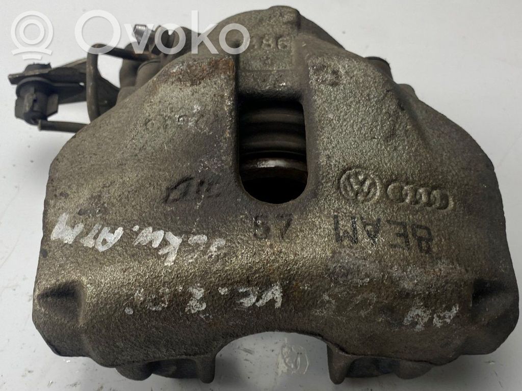 Audi A4 S4 B7 8E 8H Etujarrusatula 