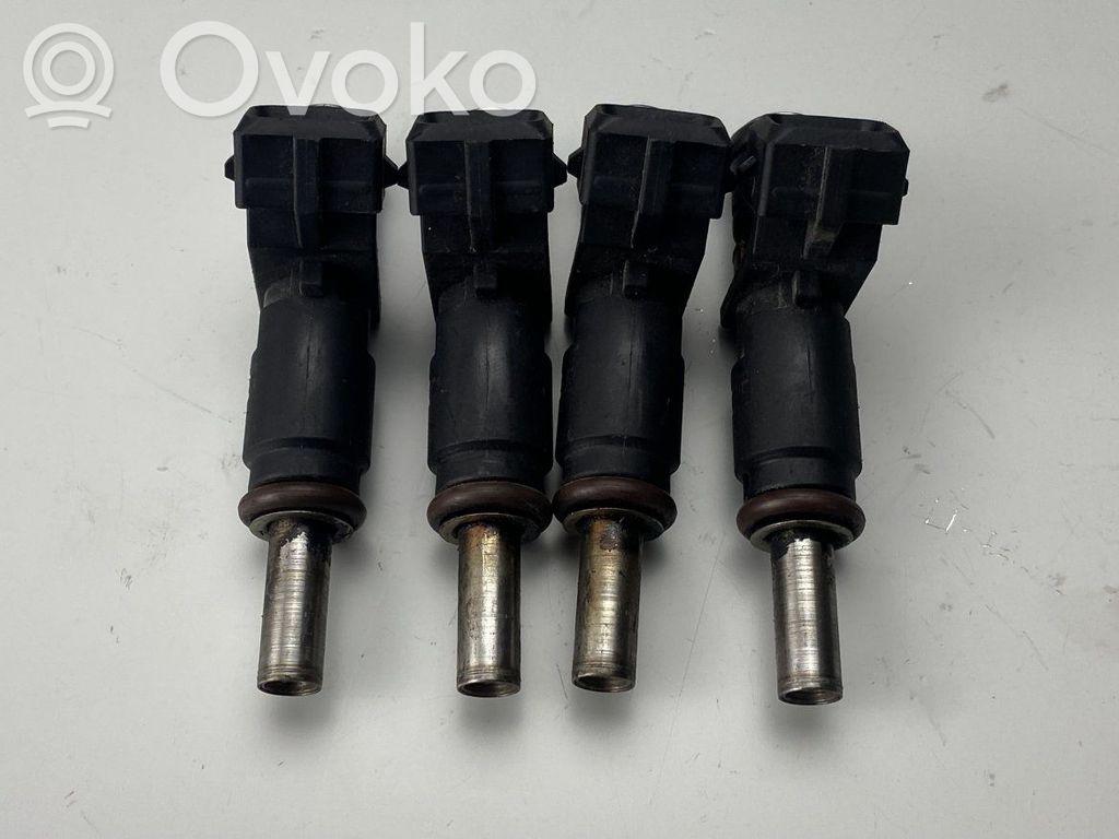 Inyector de combustible   7561277,7561277,8220B00209,8220B00223,8220B00300,8220B00301