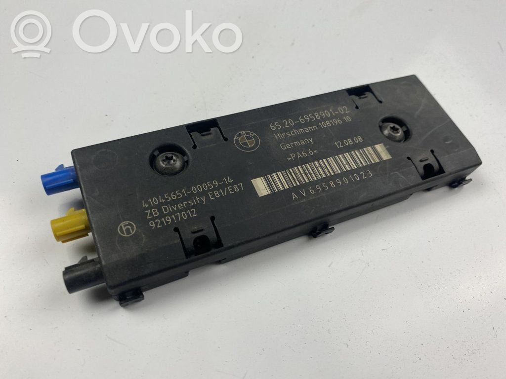 BMW 1 E81 E87 Aerial antenna amplifier 