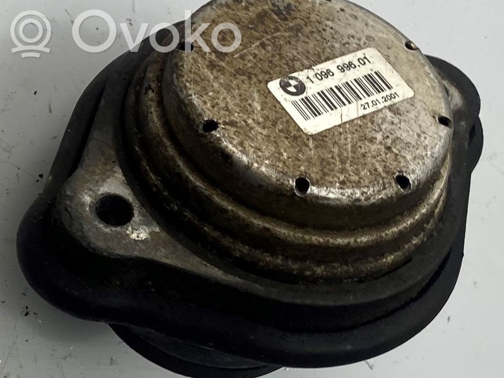 BMW X5 E53 Engine mount bracket 