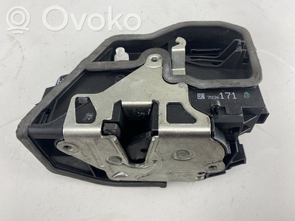Rear door lock   7036171,7036171