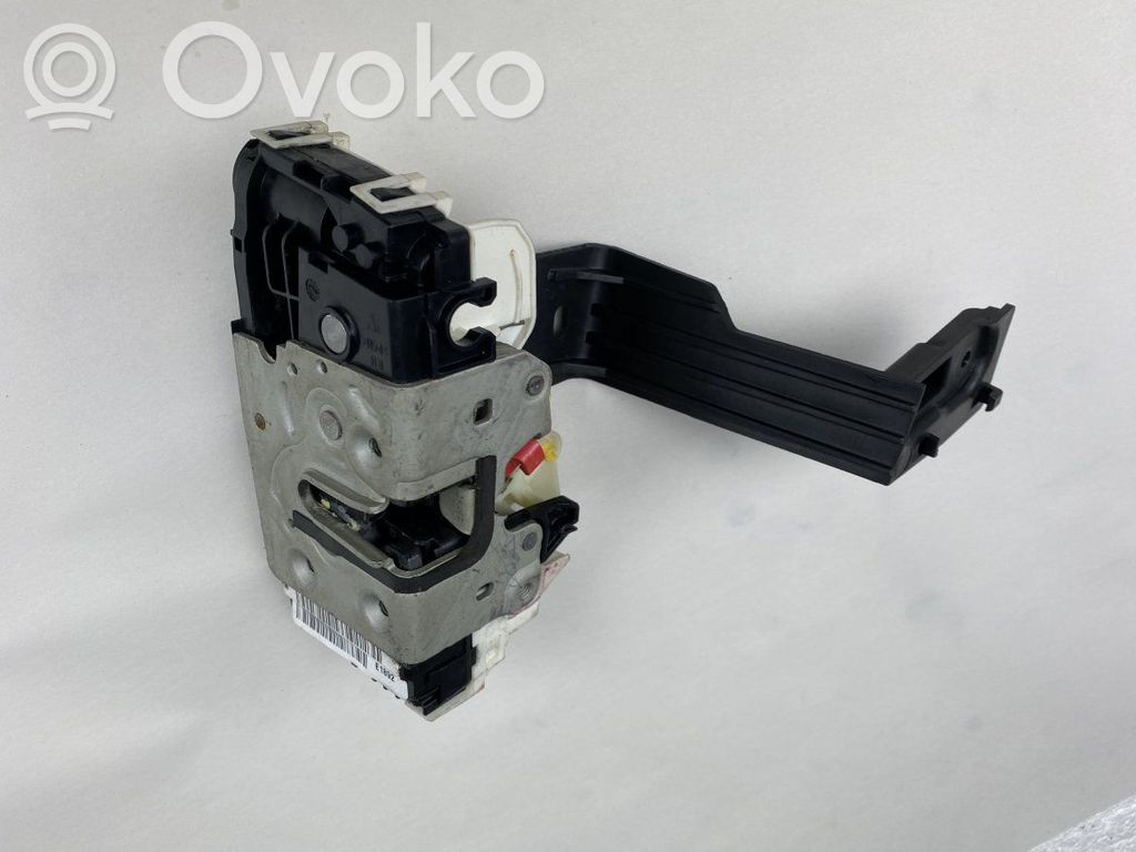 Dodge Caliber Front door lock 