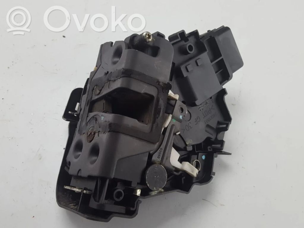 Ford C-MAX I Priekšpusē slēdzene 