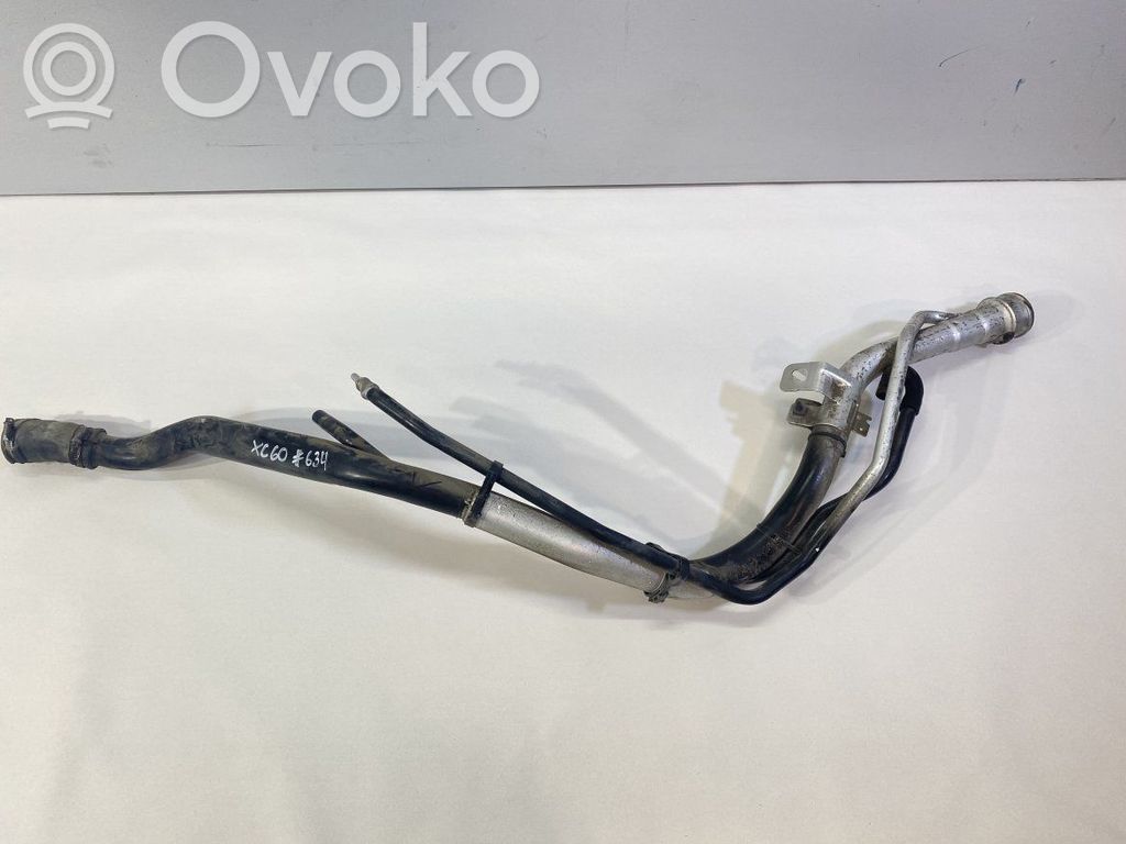 Volvo XC60 Rura wlewu paliwa 