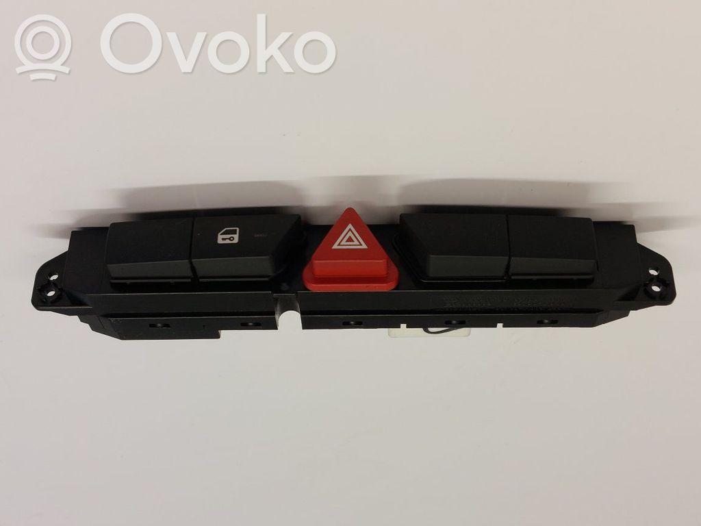 KIA Ceed Przycisk alarmu 