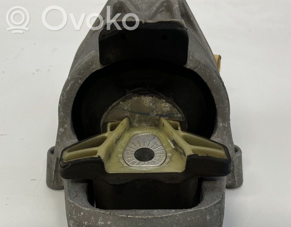 Audi A4 S4 B9 Engine mount bracket 