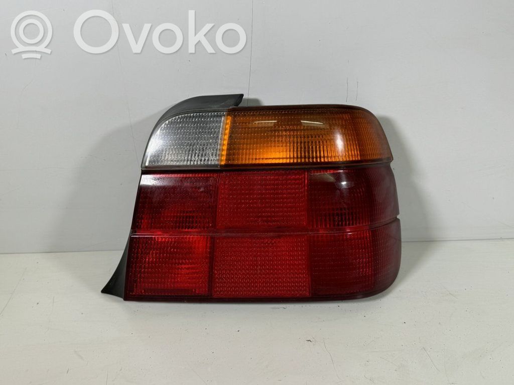 BMW 3 E36 Galinis žibintas kėbule 
