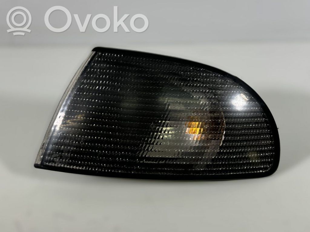 Audi A4 S4 B5 8D Frontblinker 