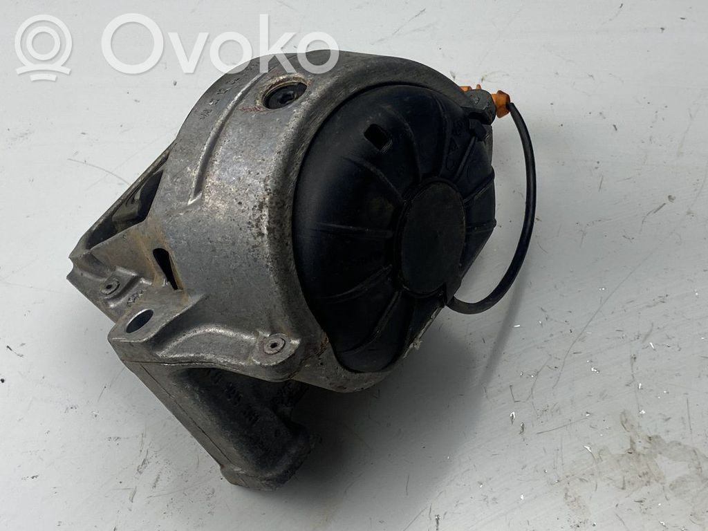 Audi A4 S4 B8 8K Engine mount bracket 
