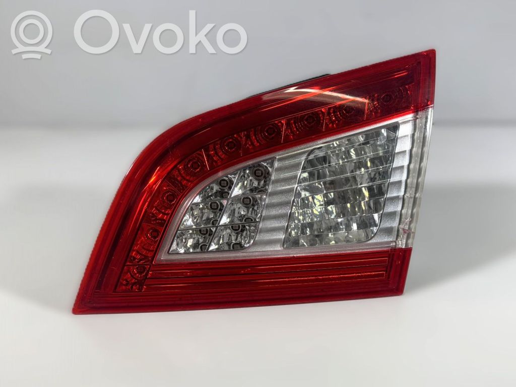 Peugeot 508 Lampy tylnej klapy bagażnika 