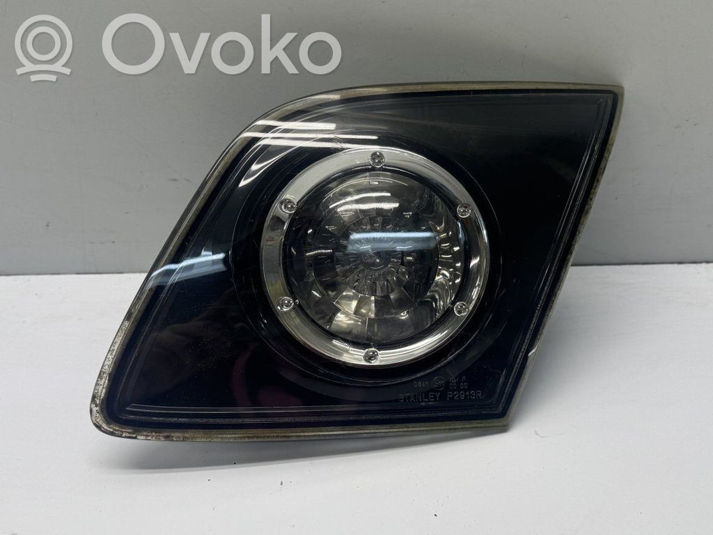 Mazda 3 I Aizmugurējais lukturis pārsegā 