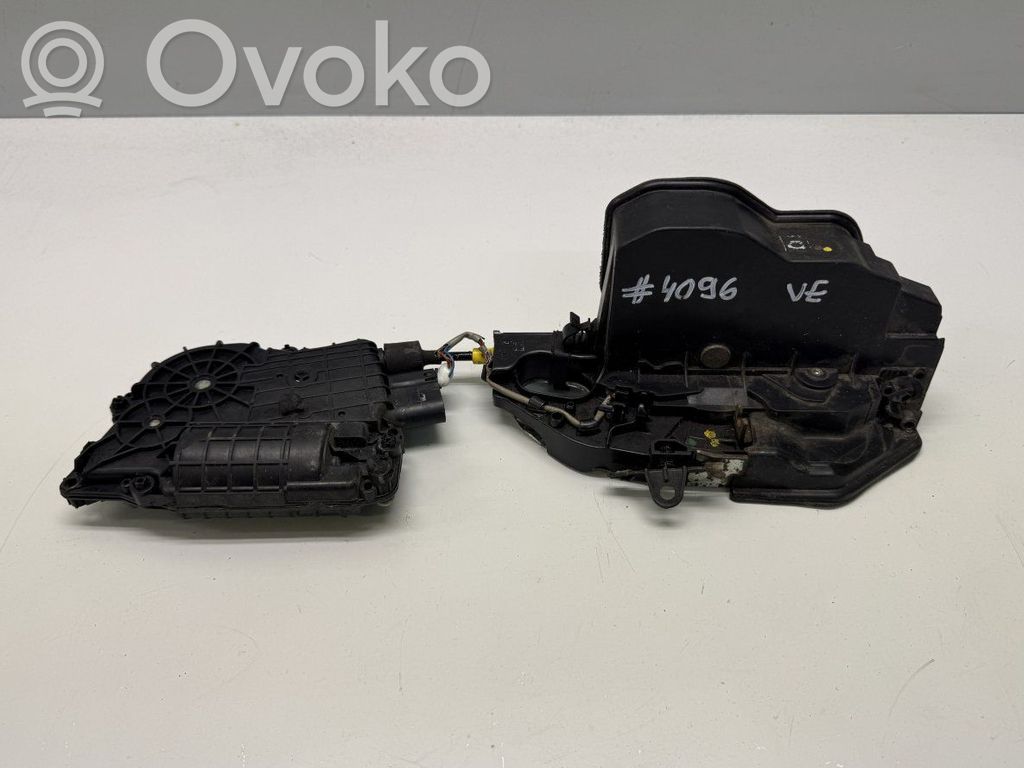 BMW X5 E70 Front door lock 