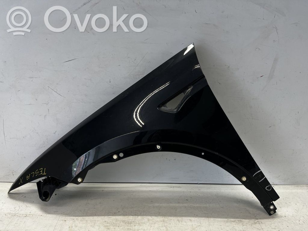 Tesla Model X Крыло 