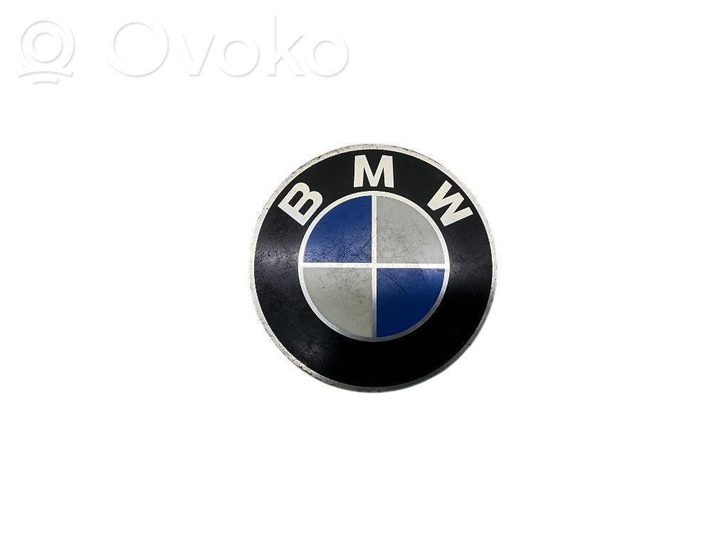 BMW 3 E30 Borchia ruota non originale 