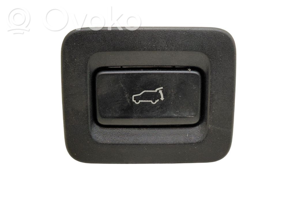 Mazda CX-5 II Tailgate opening switch 