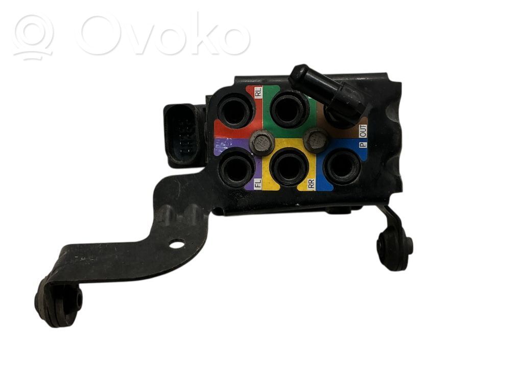 Porsche Panamera (970) Air suspension valve block 