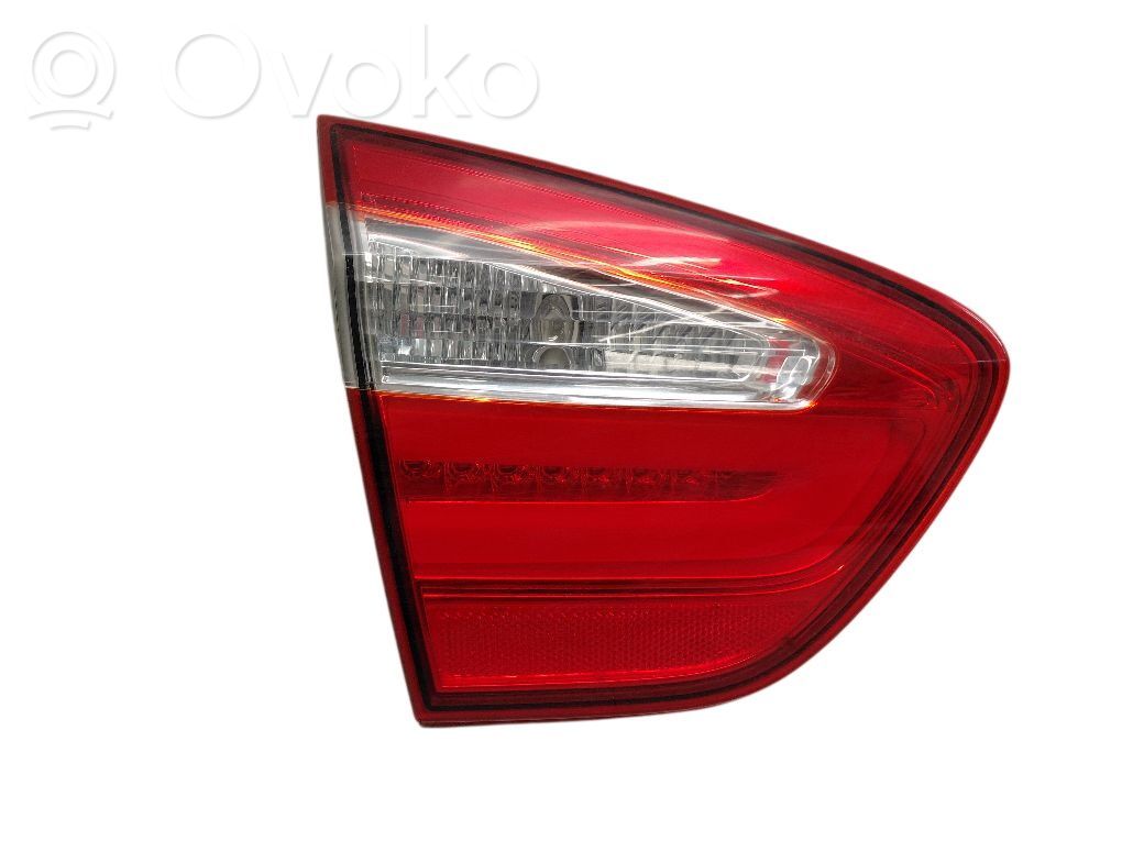 KIA Rio Aizmugurējais lukturis pārsegā 