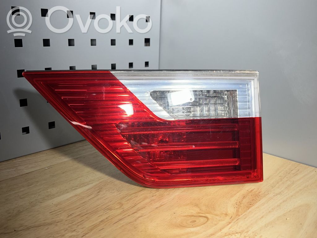 Tailgate rear/tail lights   7162214
