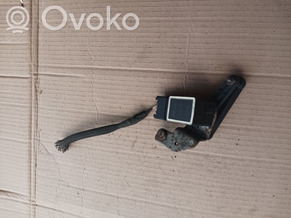 BMW 5 E60 E61 Czujnik poziomu zawieszenia pneumatycznego osi przedniej 