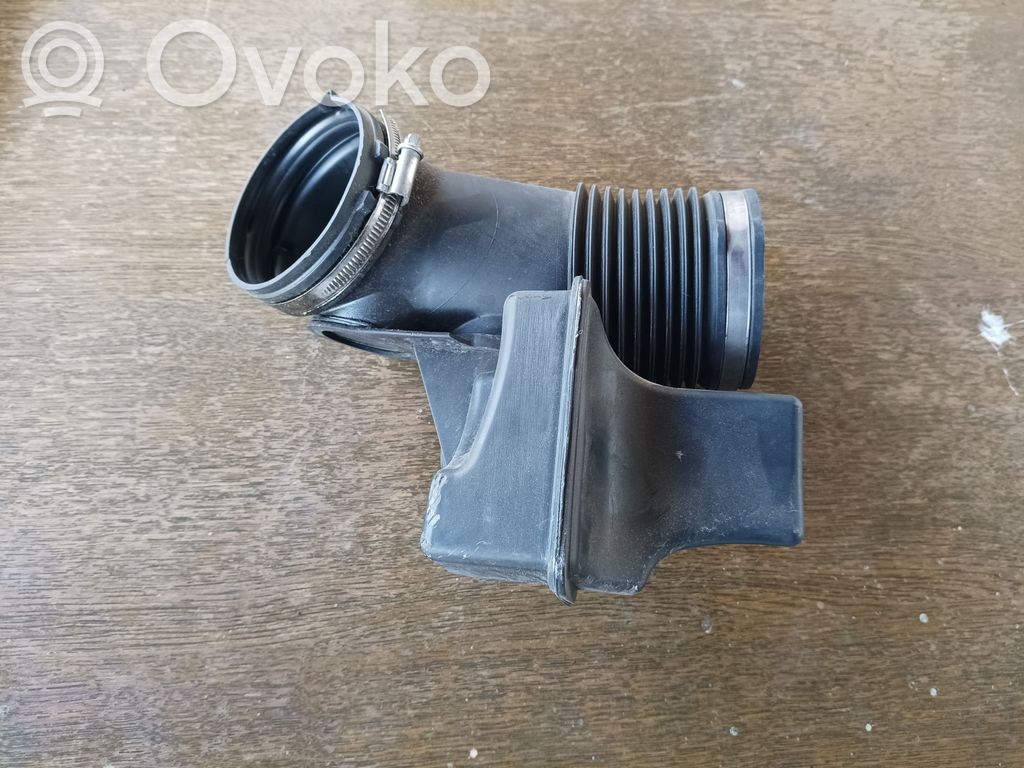 BMW 3 E90 E91 Gaisa ieplūdes kanāla detaļas 