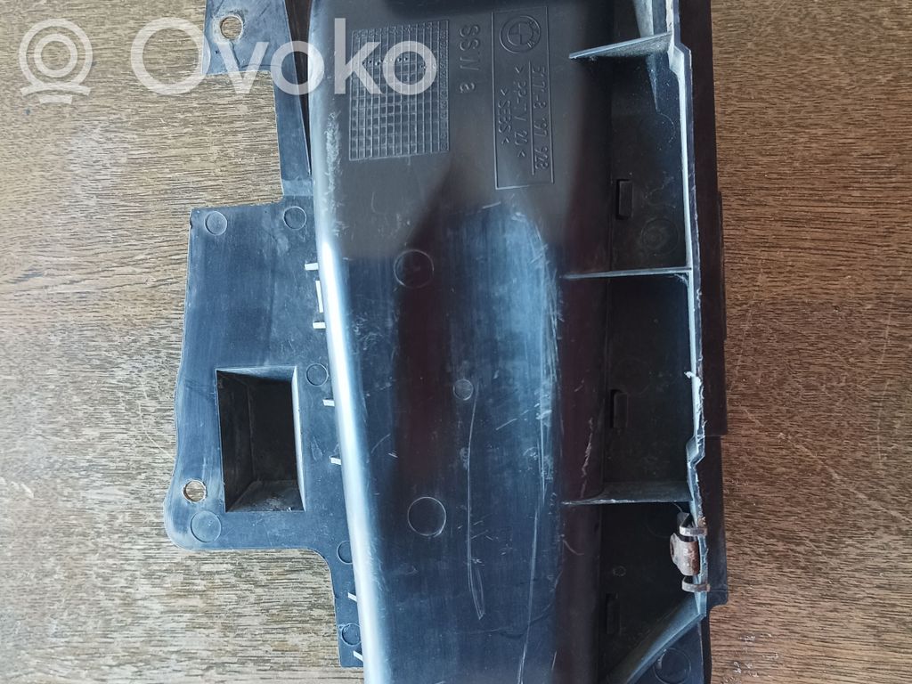 BMW 3 E46 Ilmanoton kanavan osa 