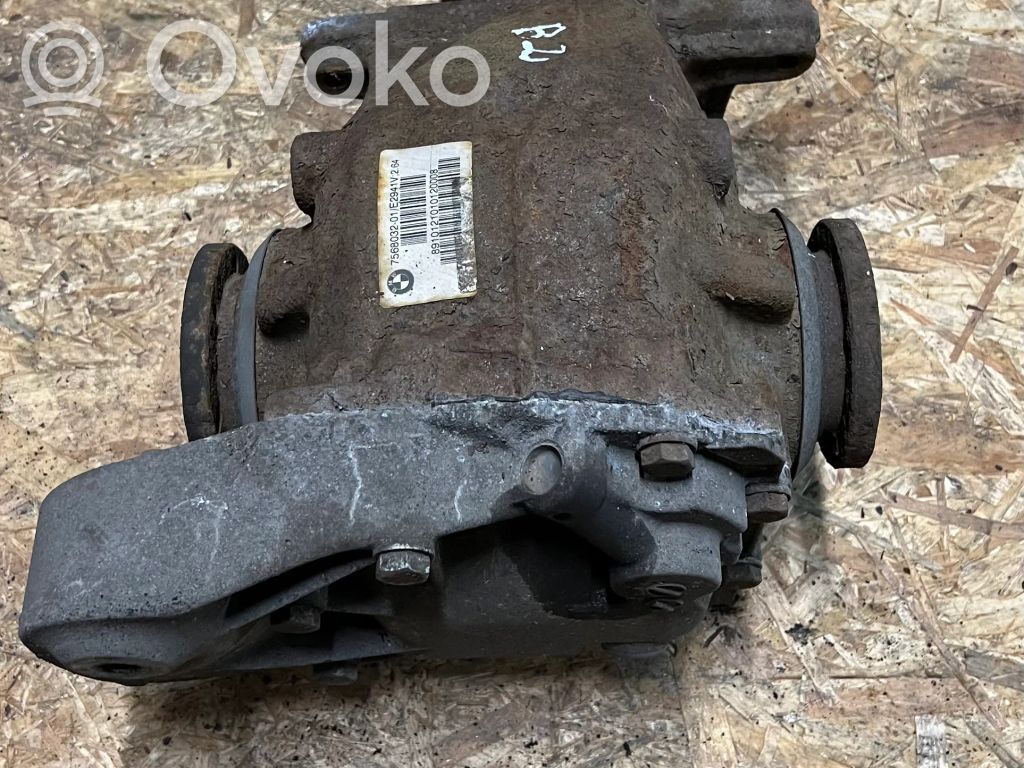 Rear differential   7568032