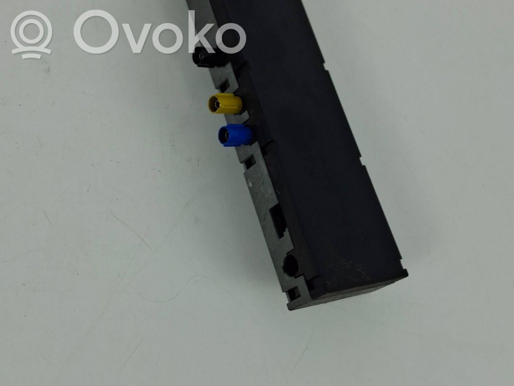 BMW 3 E46 Antenos stiprintuvas 