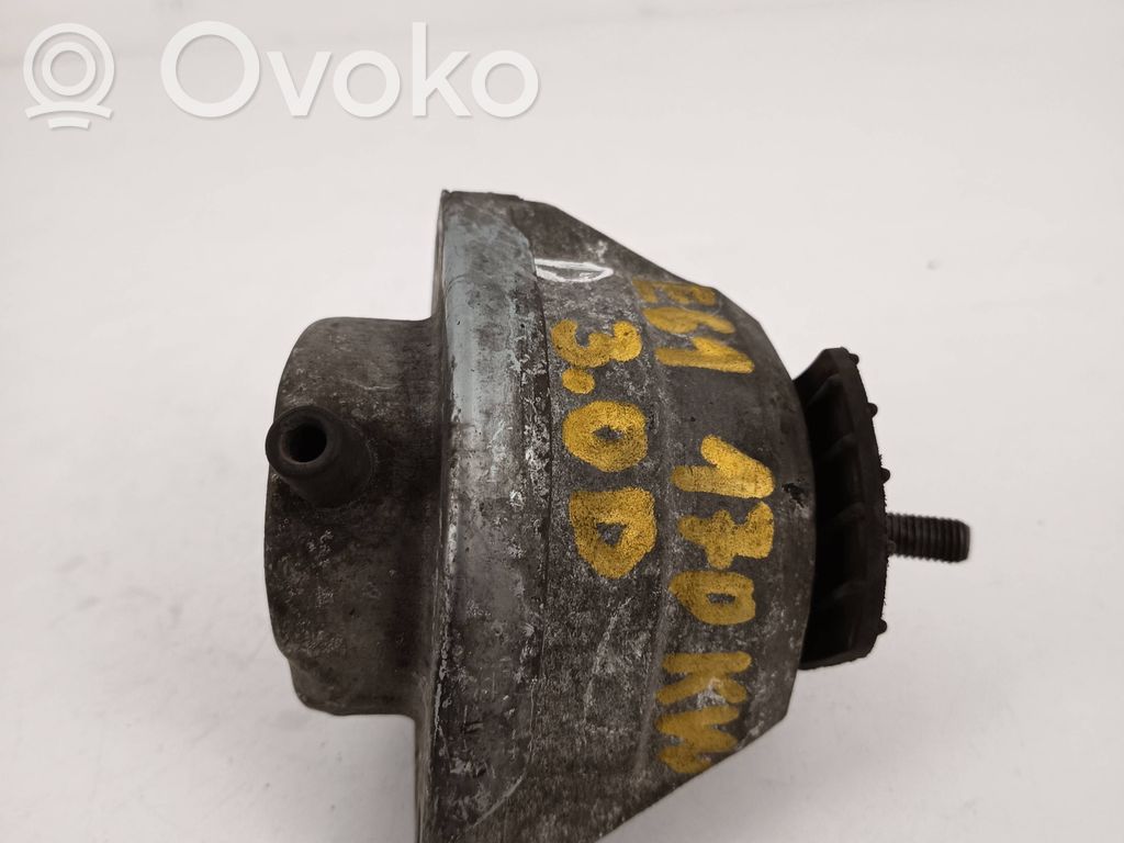 Soporte de montaje del motor   6761092