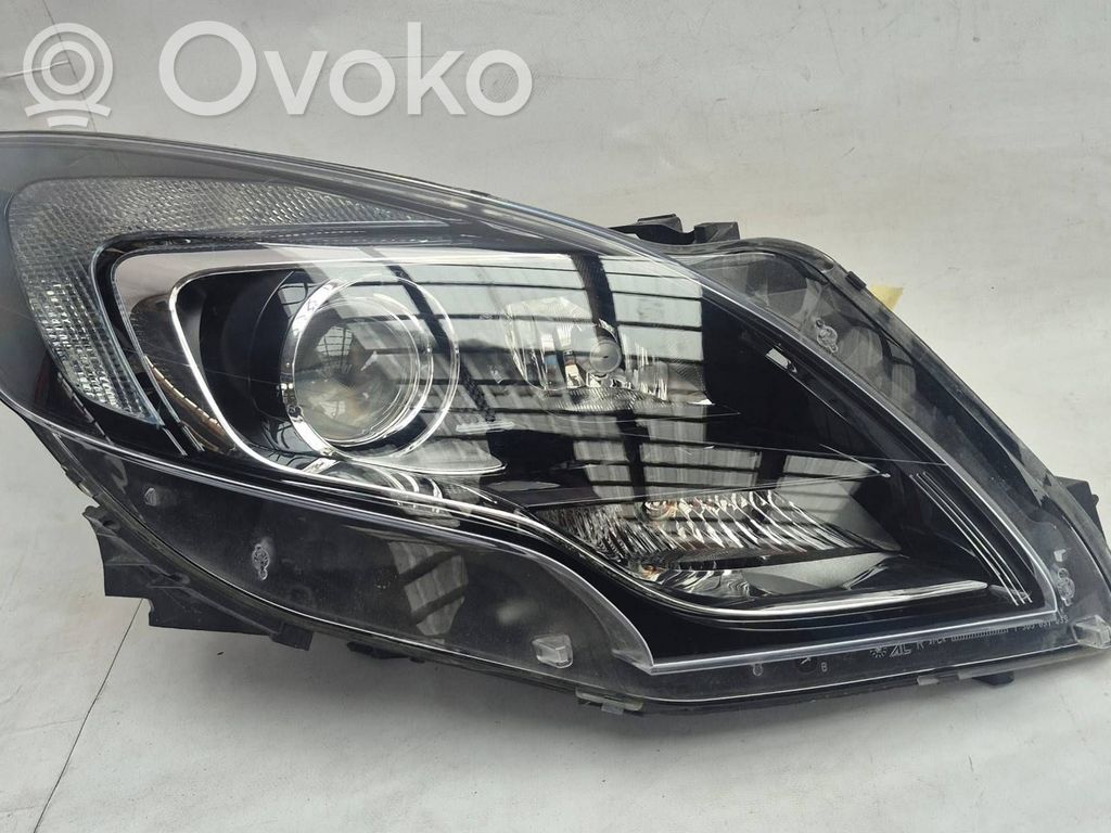 Opel Zafira C Lampa przednia 