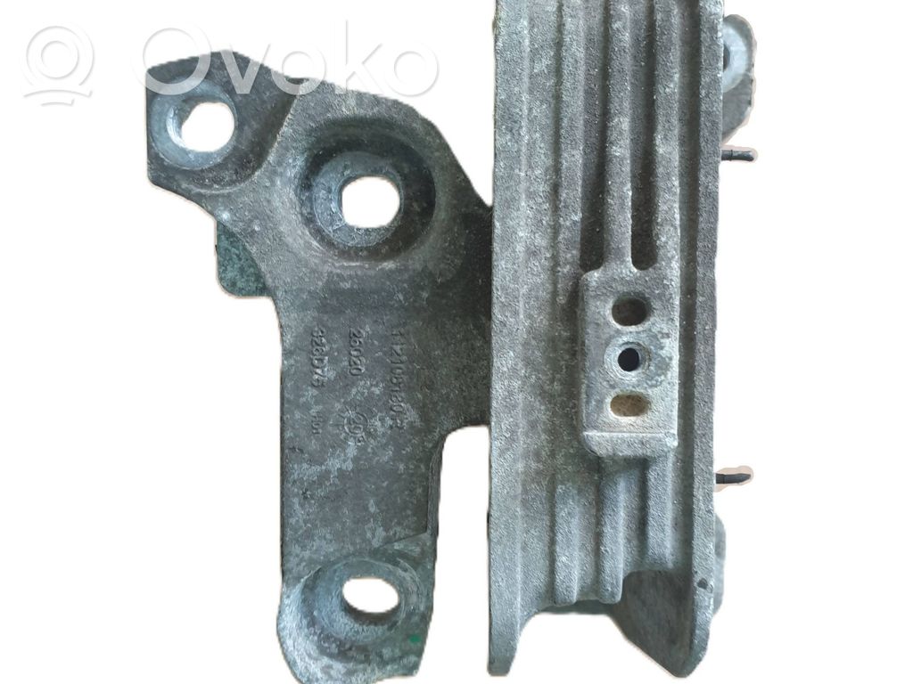 Engine mount bracket   112108180R,26020,326073,623073