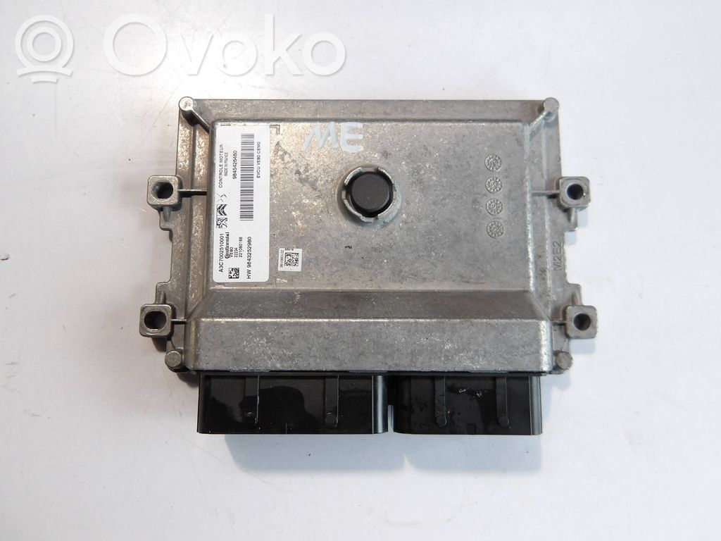 Opel Mokka B Engine control unit/module 