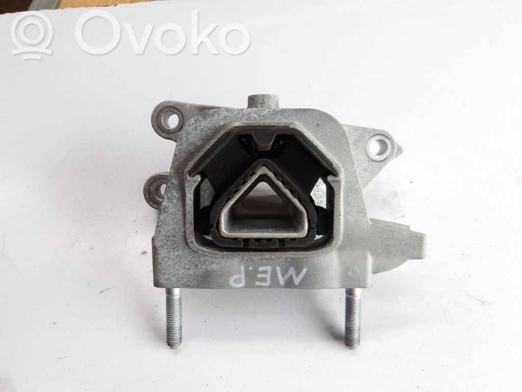Engine mount bracket   9826533880