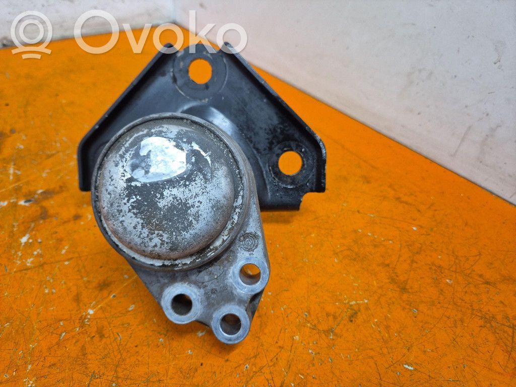 Ford Fiesta Engine mount vacuum valve 