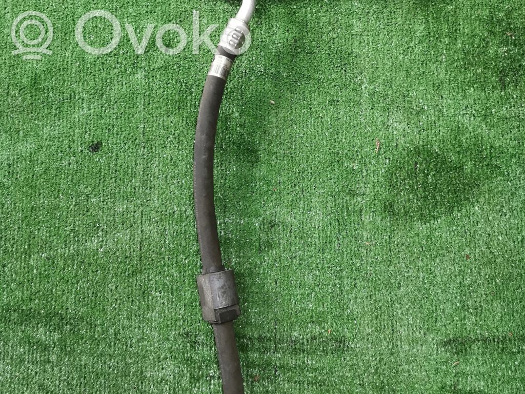 BMW 3 E90 E91 Ilmastointilaitteen putki (A/C) 