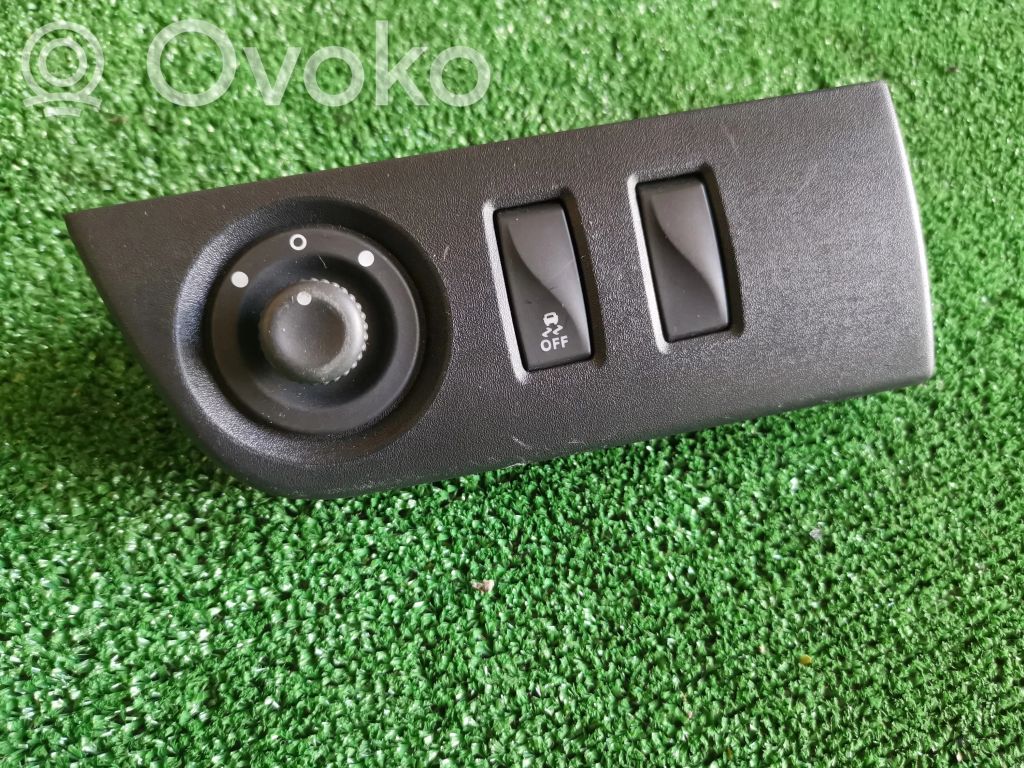 Dacia Dokker Wing mirror switch 