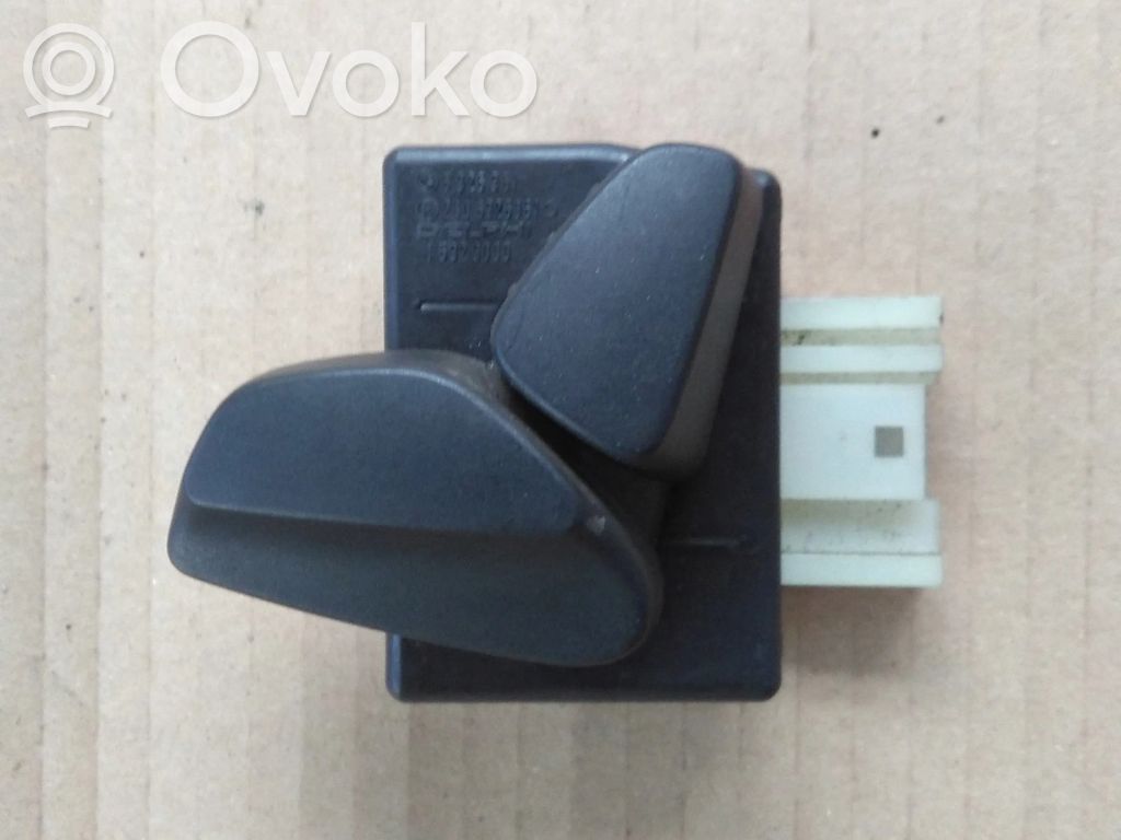 Commutateur de commande de siège   6926961