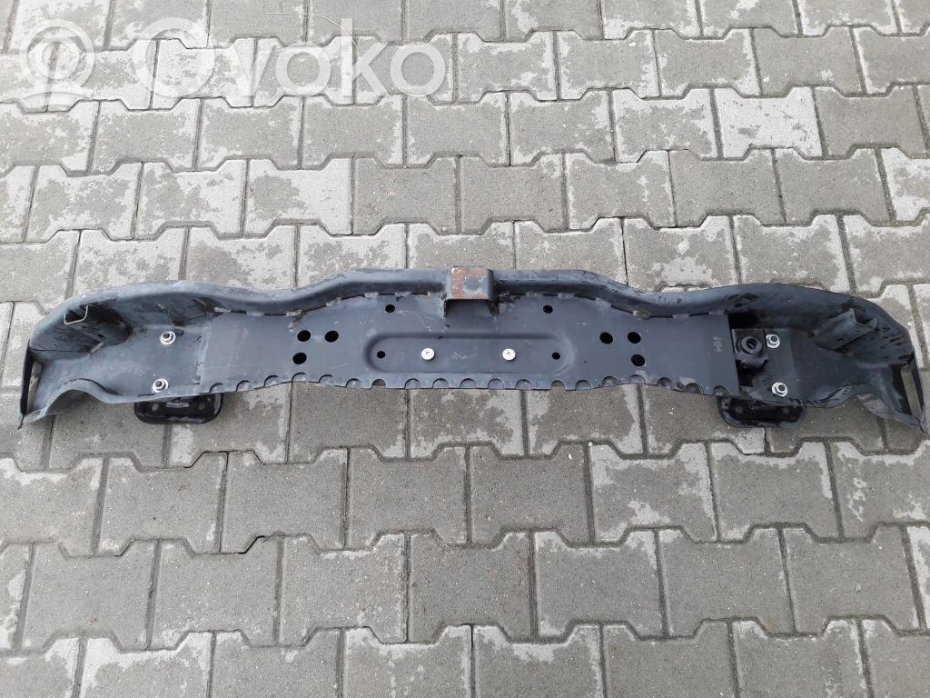 Aizmugurē bampera balka