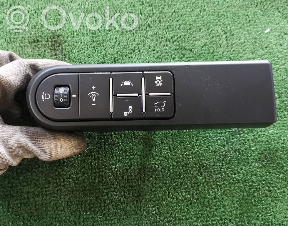 KIA Pro Cee'd III Central console control unit 